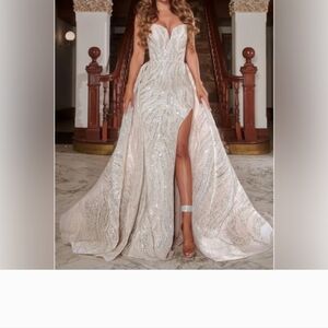 PORTIA AND SCARLETT Ivory Embellished Gown PS22017 w/Detachable Skirt - Size 12